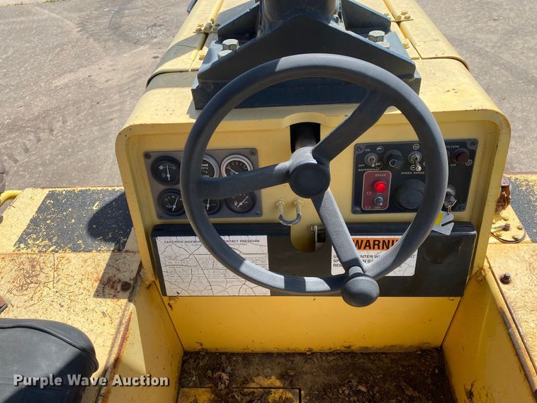 image for item MG9801 2004 Hypac C530AH  pneumatic roller