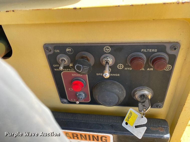 image for item MG9801 2004 Hypac C530AH  pneumatic roller