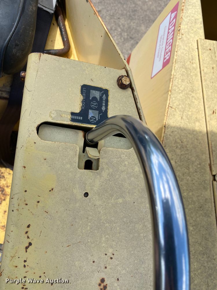 image for item MG9801 2004 Hypac C530AH  pneumatic roller