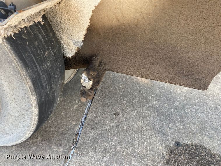 image for item MG9801 2004 Hypac C530AH  pneumatic roller