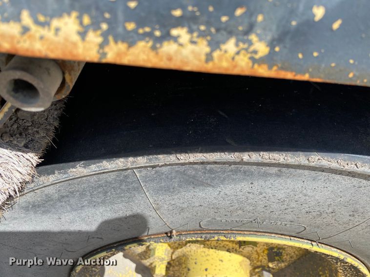 image for item MG9801 2004 Hypac C530AH  pneumatic roller