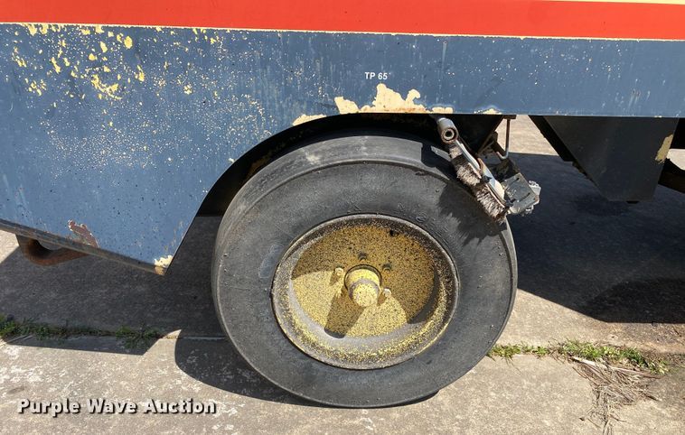 image for item MG9801 2004 Hypac C530AH  pneumatic roller