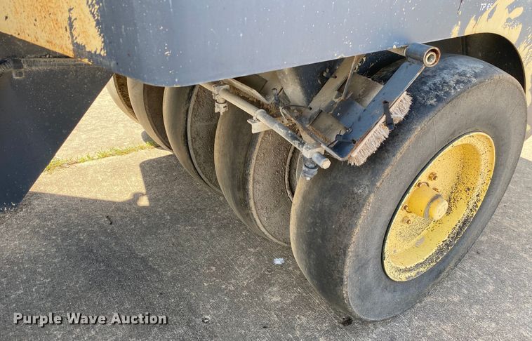 image for item MG9801 2004 Hypac C530AH  pneumatic roller