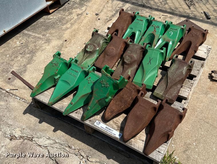 image for item MG9817 (17) bucket teeth