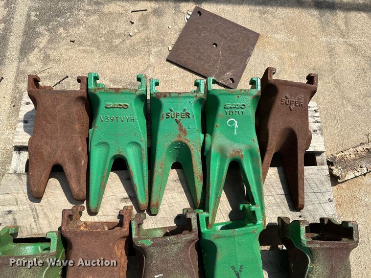 image for item MG9817 (17) bucket teeth