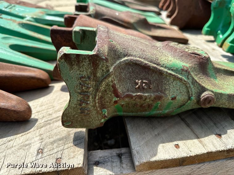 image for item MG9817 (17) bucket teeth