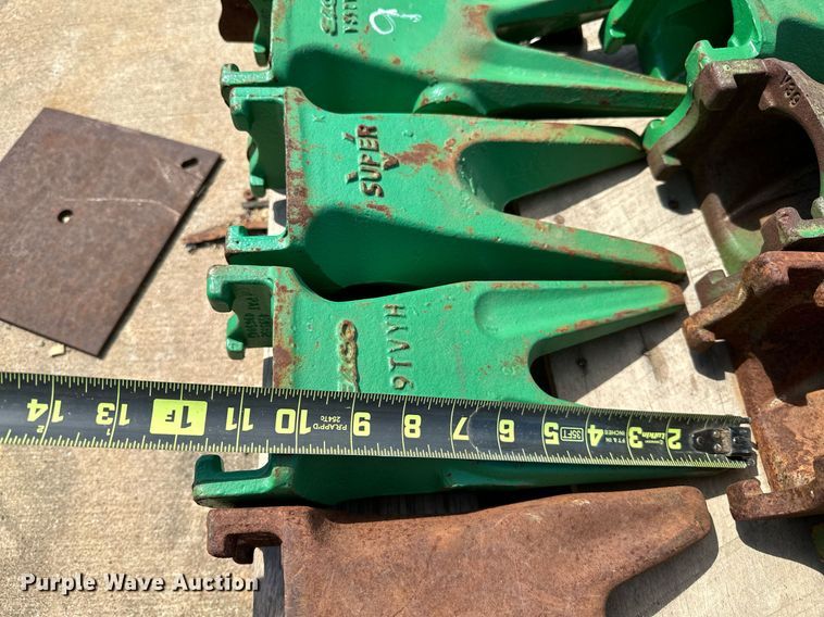 image for item MG9817 (17) bucket teeth