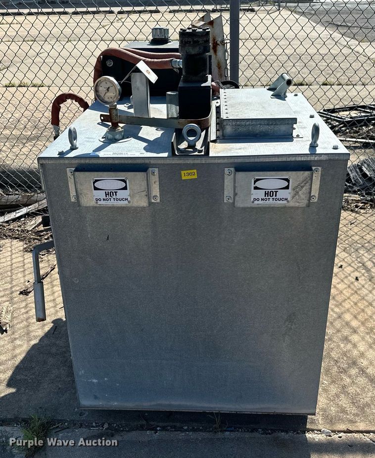 image for item MG9818 Advanced Striping Equipment Thermo Mark II 650  melting kettle