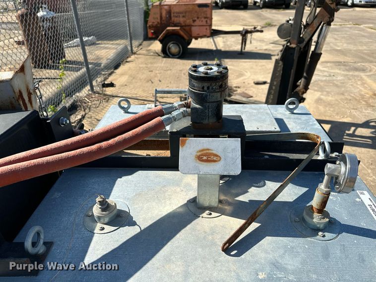 image for item MG9818 Advanced Striping Equipment Thermo Mark II 650  melting kettle