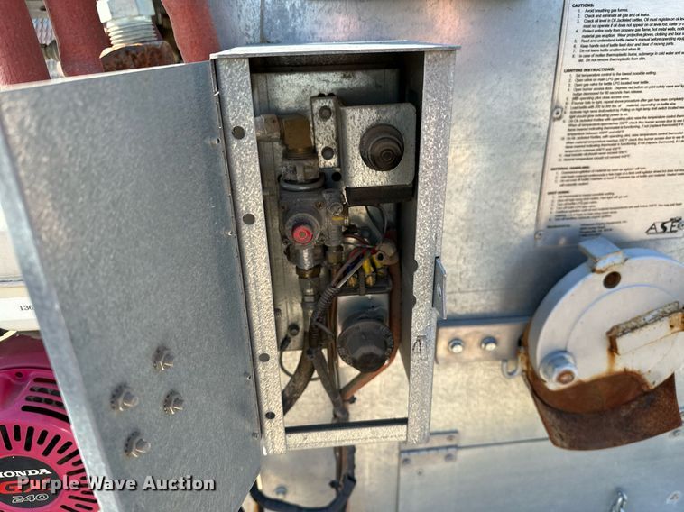 image for item MG9818 Advanced Striping Equipment Thermo Mark II 650  melting kettle