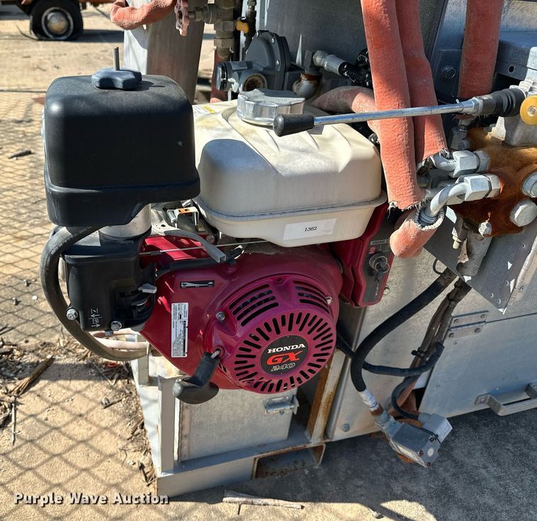 image for item MG9818 Advanced Striping Equipment Thermo Mark II 650  melting kettle