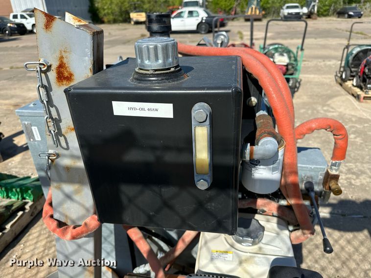 image for item MG9818 Advanced Striping Equipment Thermo Mark II 650  melting kettle