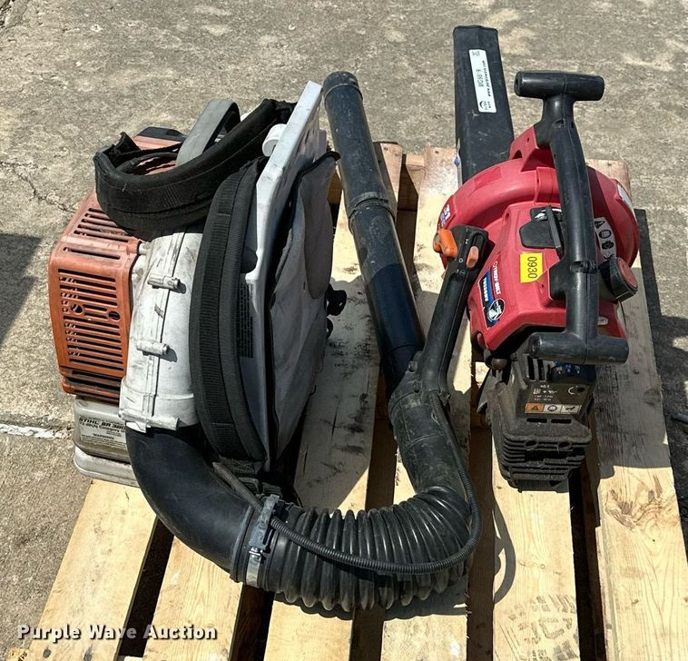 image for item MG9819 (2) leaf blowers