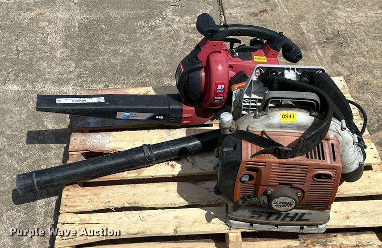 image for item MG9819 (2) leaf blowers