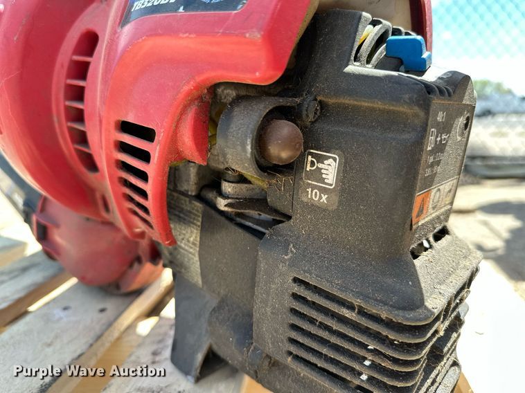 image for item MG9819 (2) leaf blowers