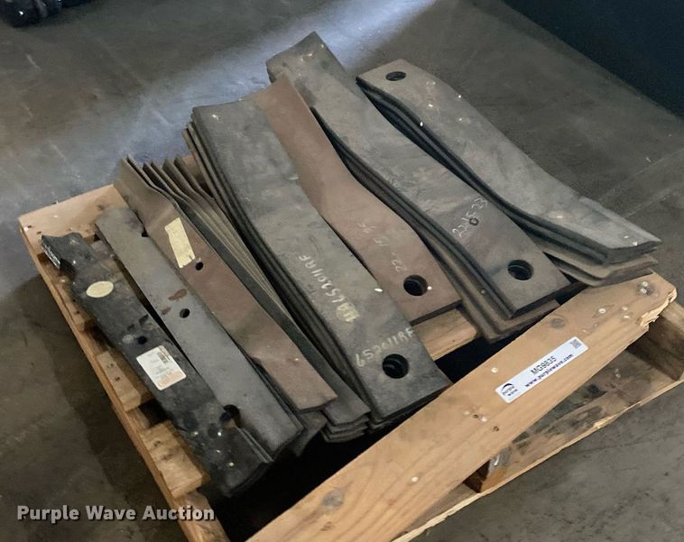 image for item MG9835 Approximately 15 mower blades