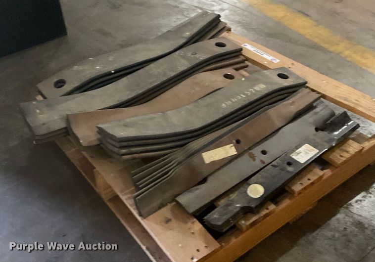 image for item MG9835 Approximately 15 mower blades