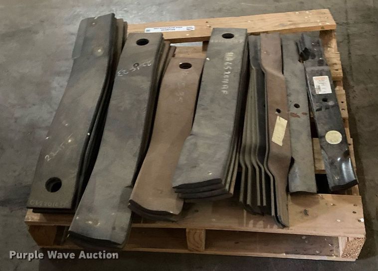 image for item MG9835 Approximately 15 mower blades