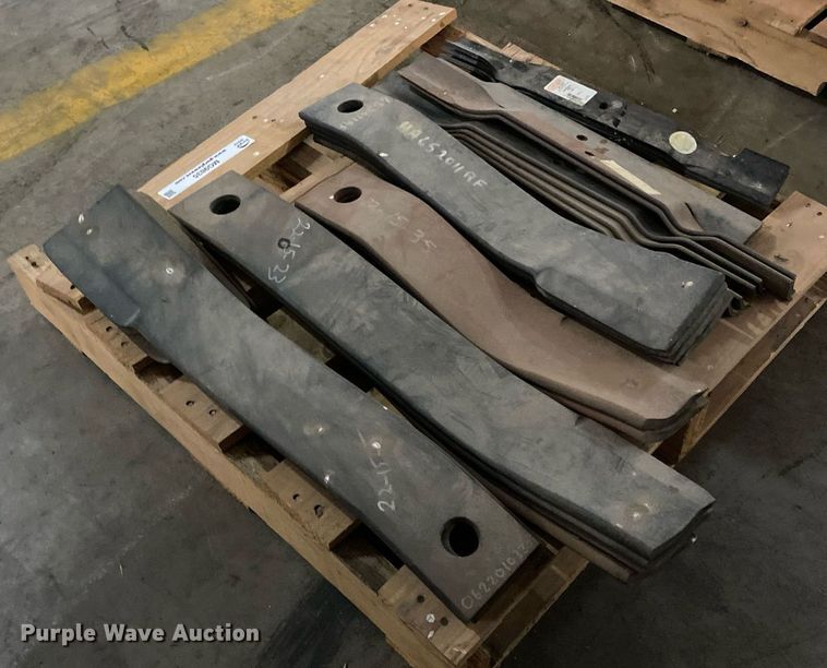 image for item MG9835 Approximately 15 mower blades