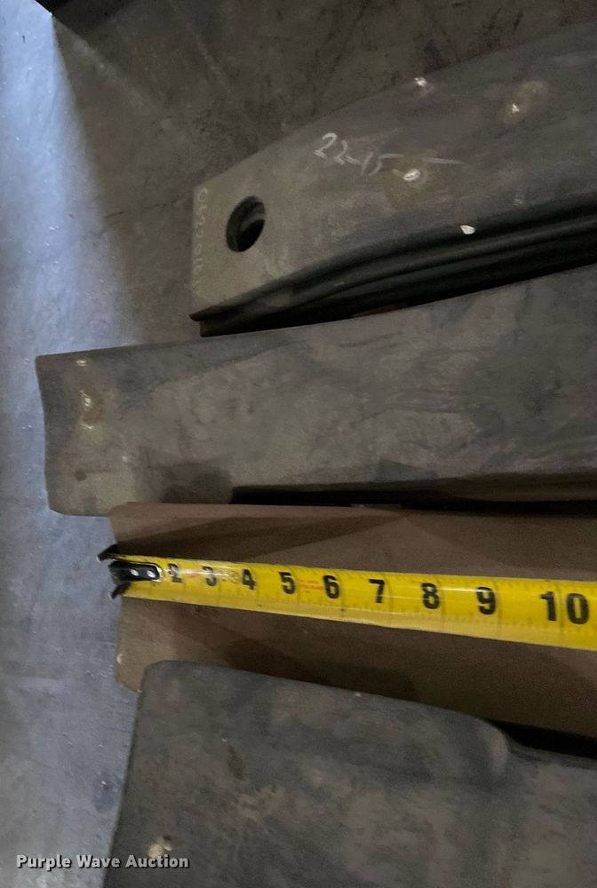 image for item MG9835 Approximately 15 mower blades