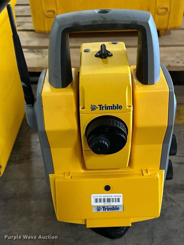 image for item MG9836 Surveying equipment