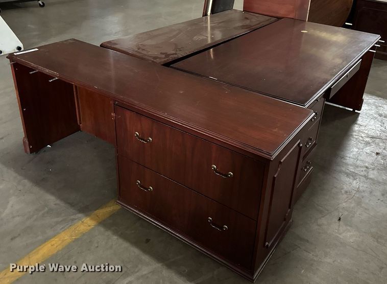 image for item MG9837 (2) desks