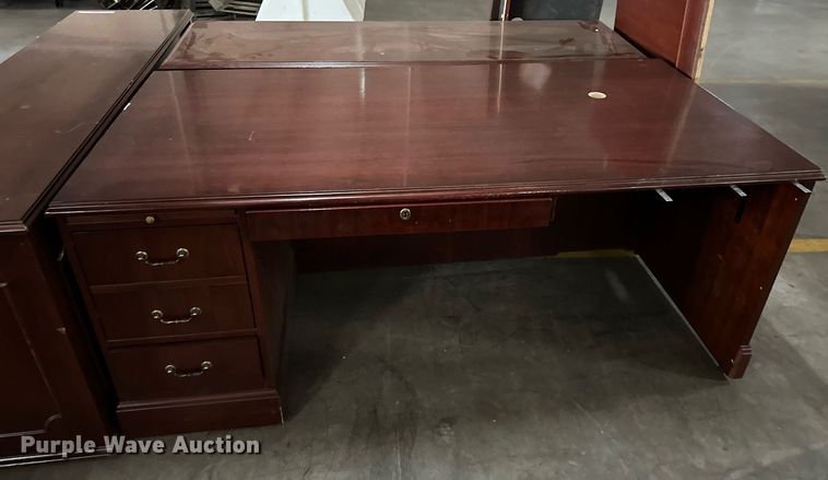 image for item MG9837 (2) desks