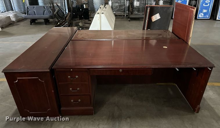 image for item MG9837 (2) desks