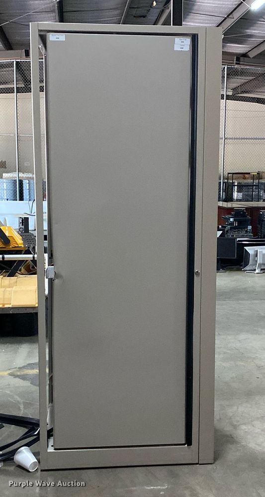 image for item MG9856 (4) cabinets