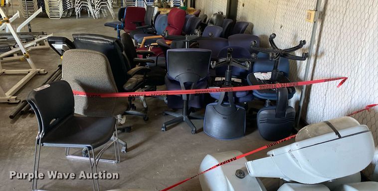 image for item MG9860 Approximately 39 chairs