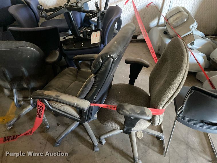 image for item MG9860 Approximately 39 chairs