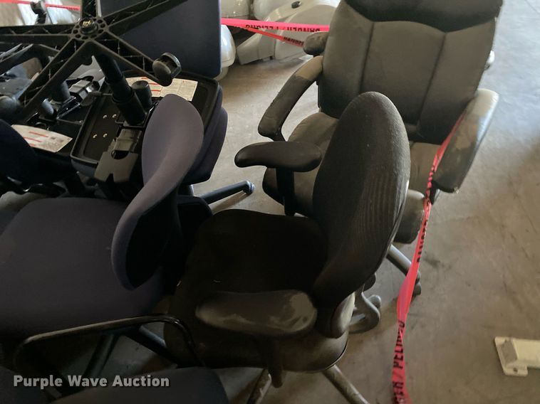 image for item MG9860 Approximately 39 chairs