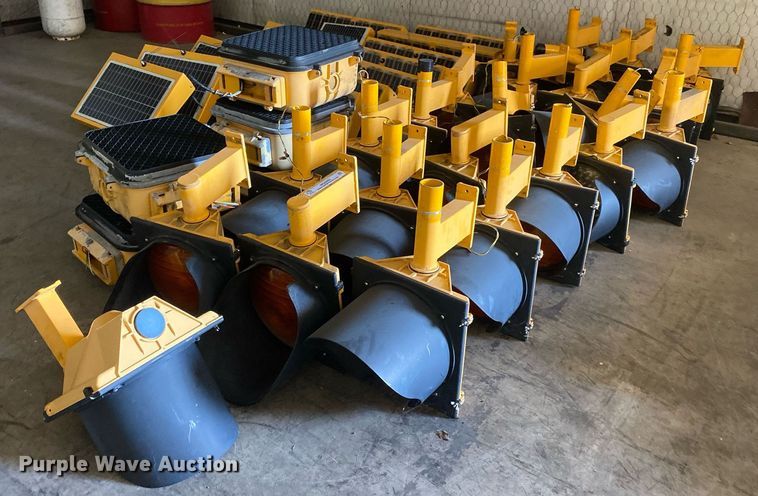 image for item MG9863 (25) traffic lights