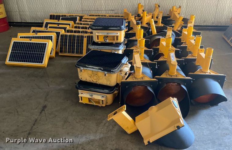 image for item MG9863 (25) traffic lights