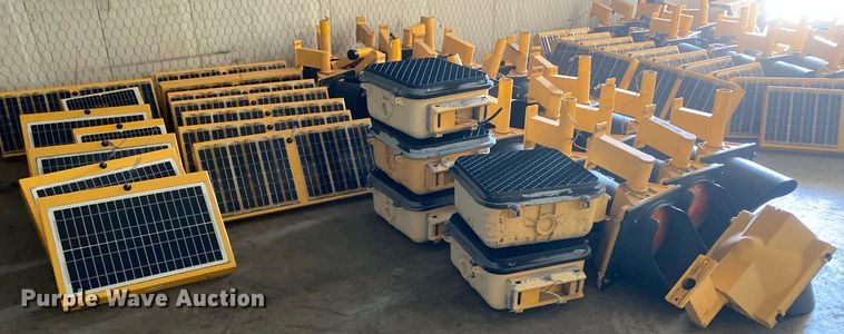 image for item MG9863 (25) traffic lights