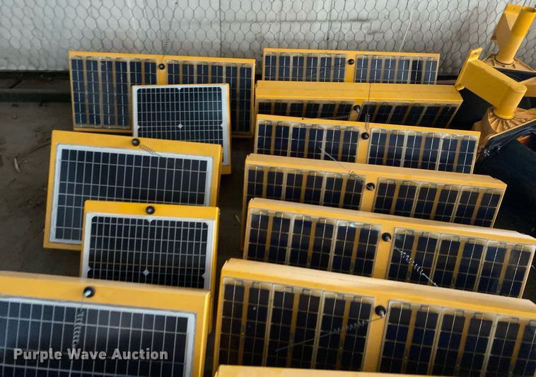 image for item MG9863 (25) traffic lights