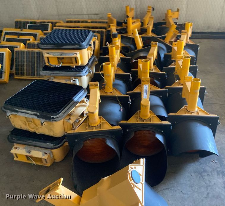 image for item MG9863 (25) traffic lights