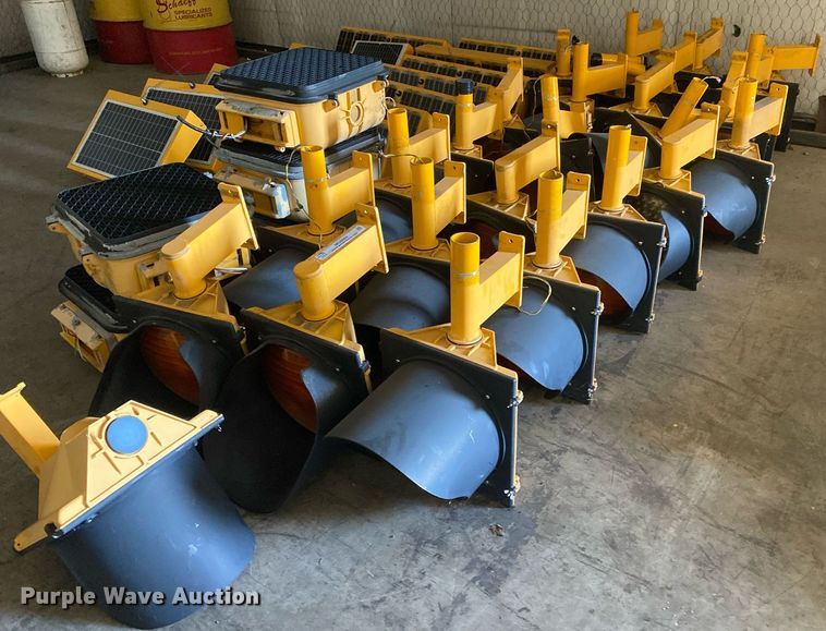 image for item MG9863 (25) traffic lights