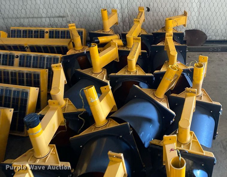 image for item MG9863 (25) traffic lights