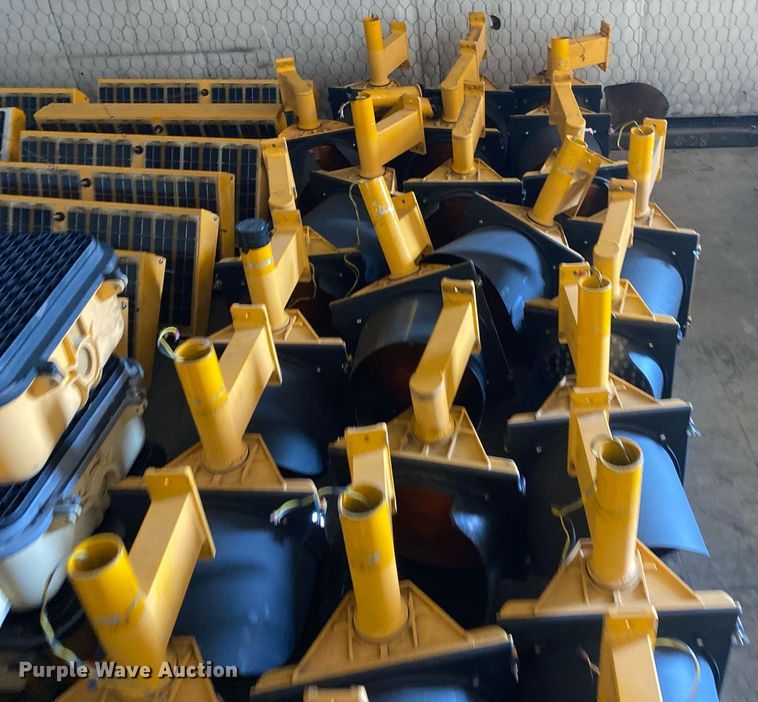 image for item MG9863 (25) traffic lights