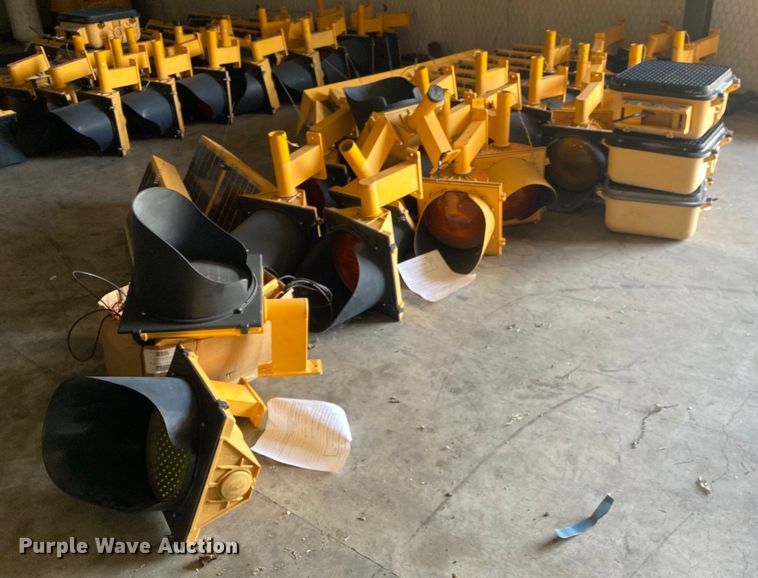 image for item MG9864 Approximately 20 traffic lights