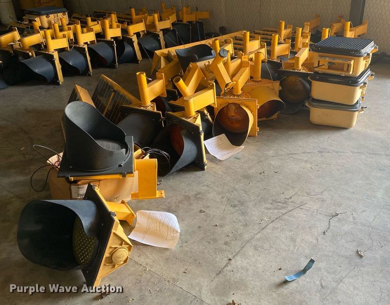 image for item MG9864 Approximately 20 traffic lights