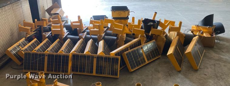 image for item MG9864 Approximately 20 traffic lights