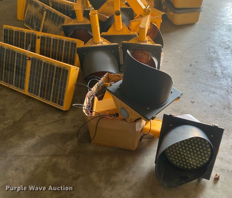 image for item MG9864 Approximately 20 traffic lights