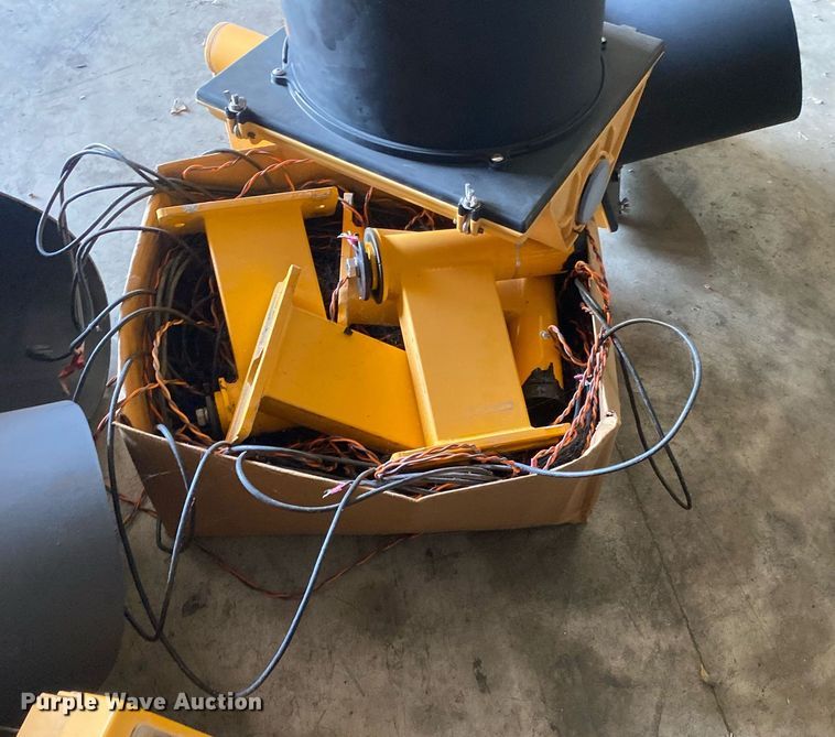 image for item MG9864 Approximately 20 traffic lights