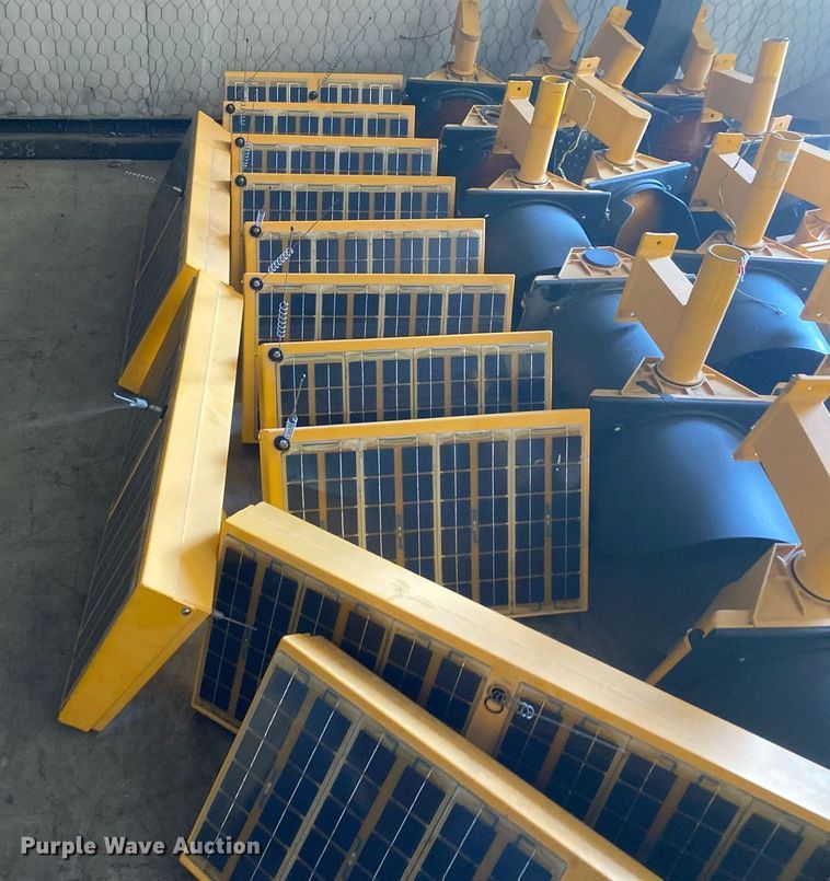 image for item MG9864 Approximately 20 traffic lights