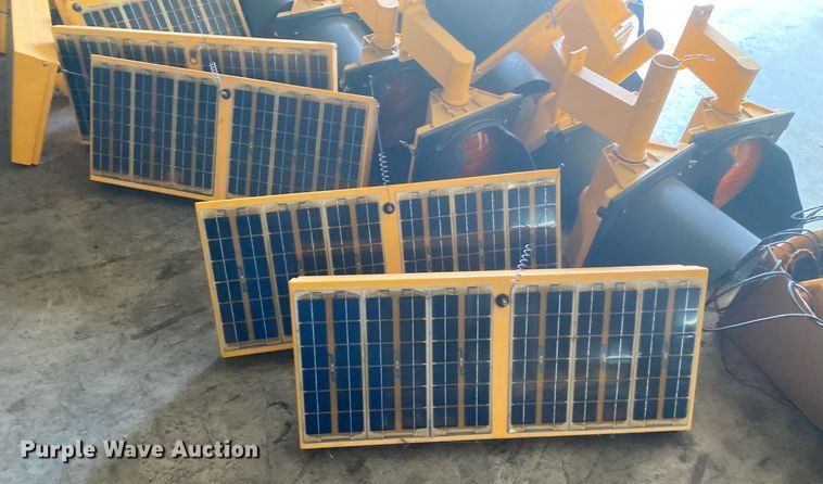 image for item MG9864 Approximately 20 traffic lights