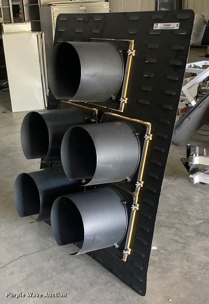 image for item MG9865 Stop light