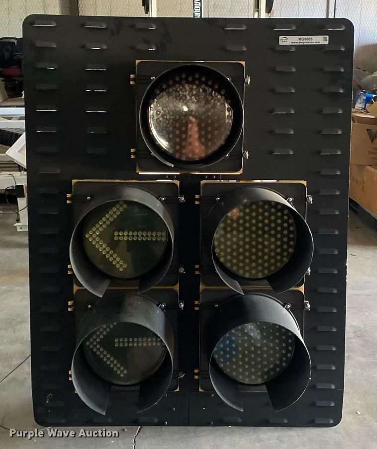 image for item MG9865 Stop light