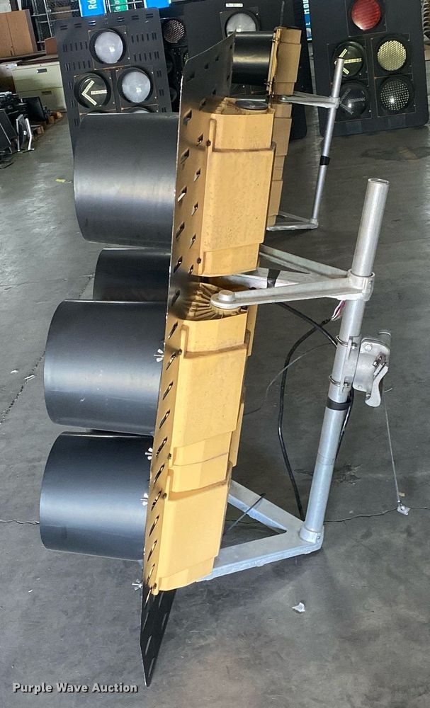 image for item MG9865 Stop light